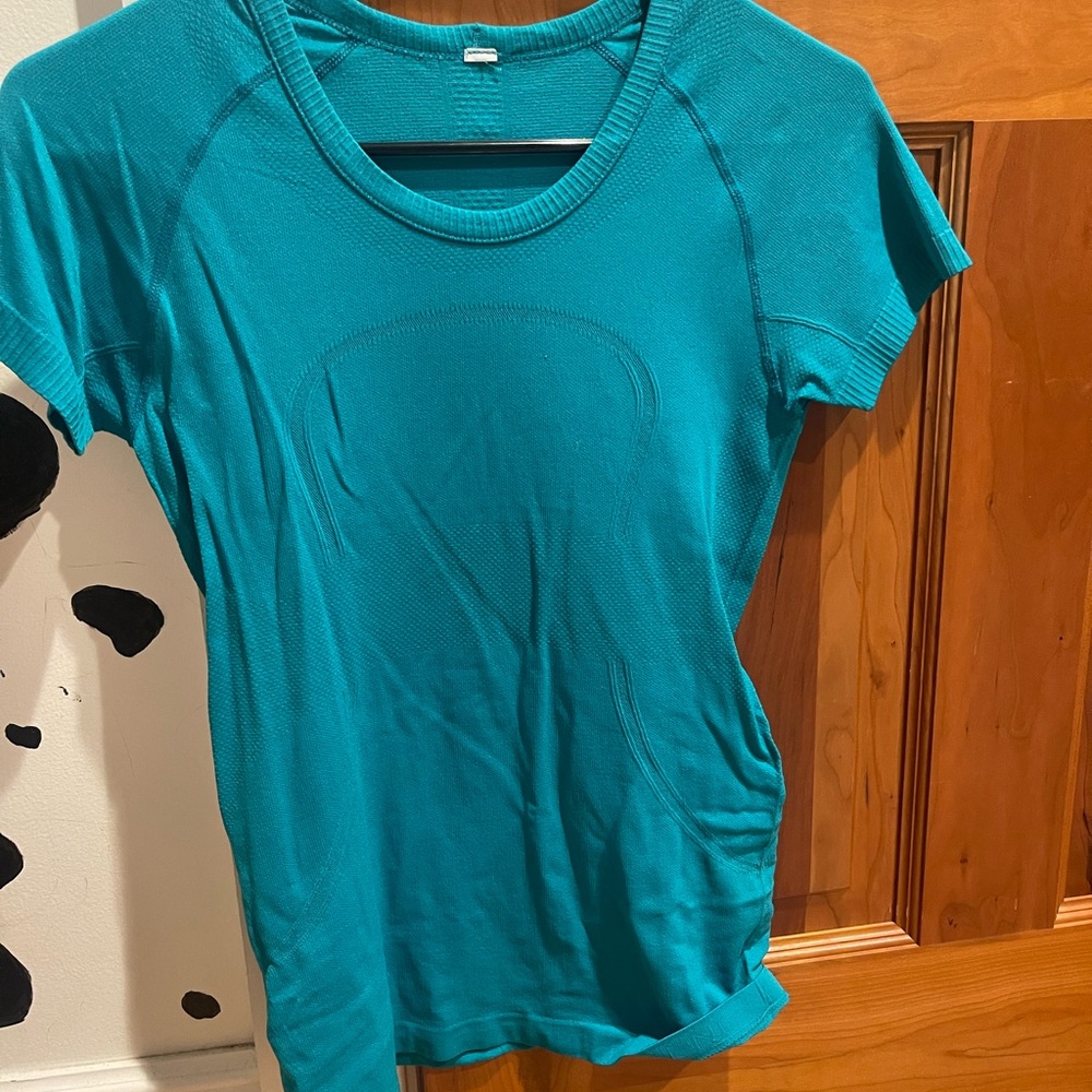 3 LULULEMON swiftly